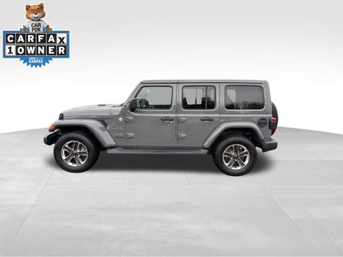 Used 2018 Jeep Wrangler Unlimited Sahara image 8