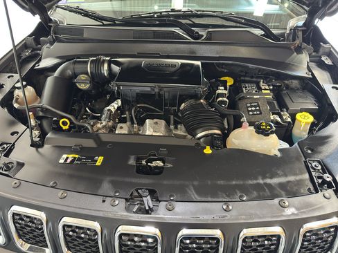 Used 2024 Jeep Compass Latitude AWD/4WD image 36