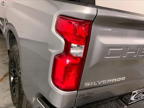 Used 2024 Chevrolet Silverado 1500 RST w/ Z71 Off-Road Package AWD/4WD image 18