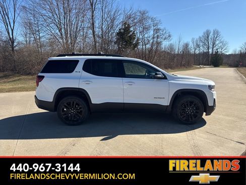 Certified 2023 GMC Acadia SLE w/ Driver Convenience Package image 10