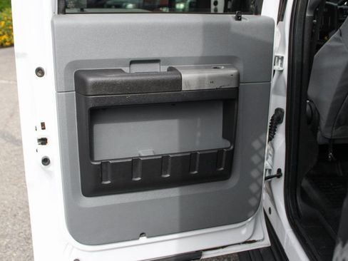 Used 2016 Ford F550 4x4 Crew Cab Super Duty image 37