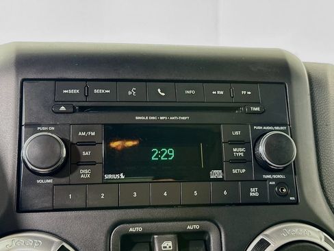 Used 2012 Jeep Wrangler Sahara w/ Connectivity Group AWD/4WD image 4
