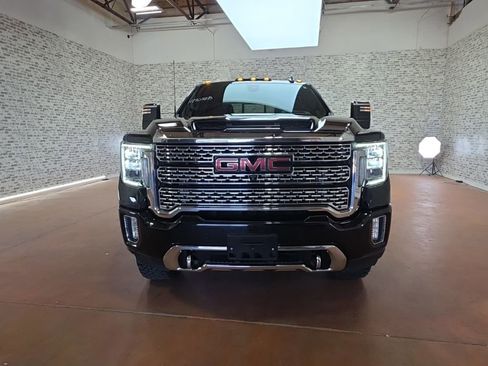 Used 2021 GMC Sierra 3500 Denali w/ Denali Black Diamond Edition AWD/4WD image 2