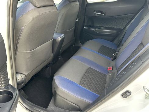 Used 2022 Toyota C-HR XLE image 15