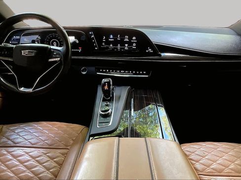 Used 2021 Cadillac Escalade Premium Luxury w/ LPO, Illumination Package RWD image 15