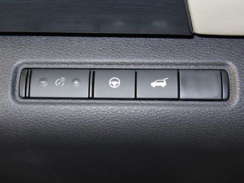 New 2026 Nissan Pathfinder SL image 35