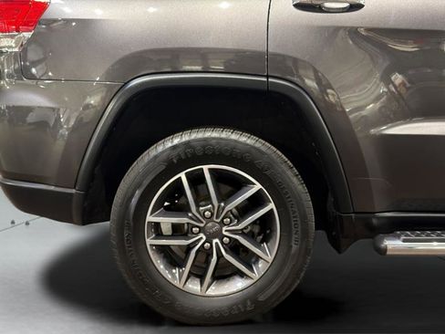 Used 2019 Jeep Grand Cherokee Limited w/ Mopar Chrome Edition Group image 34