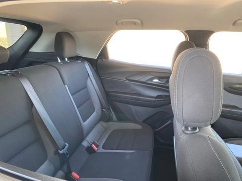 Used 2025 Chevrolet TrailBlazer LT FWD image 6