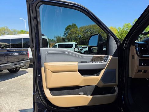 Certified 2025 Ford F250 Lariat image 24