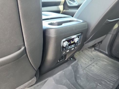 Used 2024 GMC Yukon AT4 w/ Technology Package AWD/4WD image 13