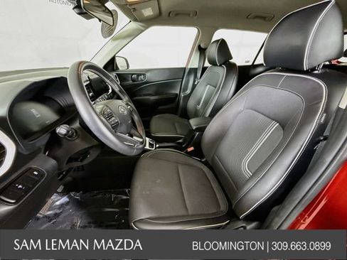 Used 2024 Hyundai Venue Limited FWD image 21