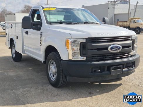 Used 2017 Ford F250 XL image 1