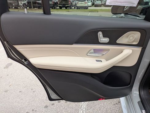 Used 2024 Mercedes-Benz GLS 450 4MATIC image 30