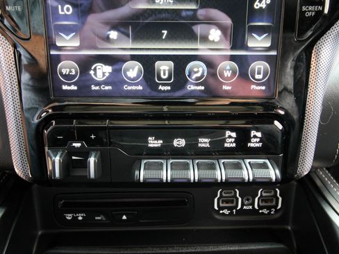 Used 2019 RAM 2500 Limited AWD/4WD image 34