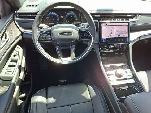 New 2025 Jeep Grand Cherokee L Overland w/ Luxury Tech Group IV AWD/4WD image 9