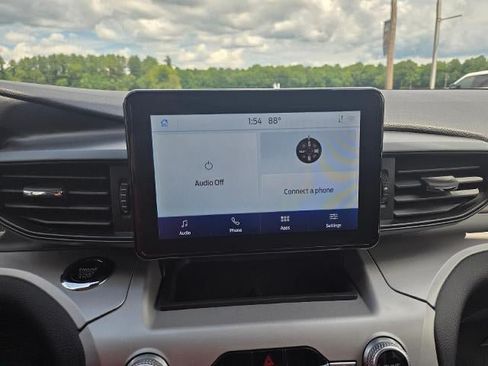 Used 2023 Ford Explorer XLT AWD/4WD image 19