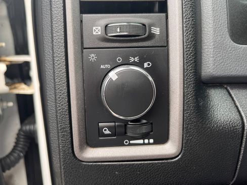 Used 2014 RAM 2500 Tradesman w/ Chrome Appearance Group AWD/4WD image 31