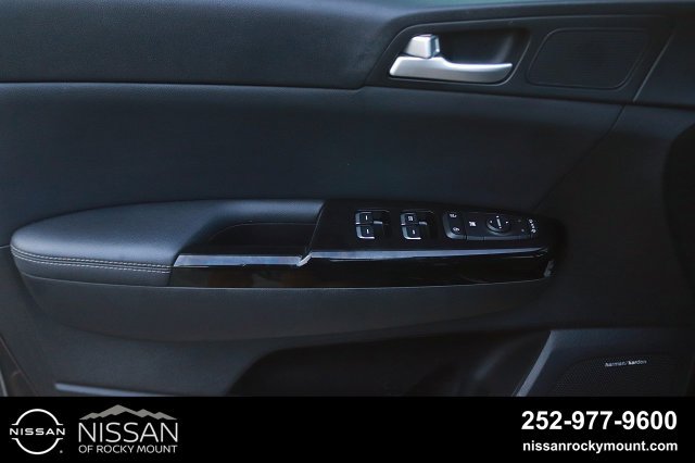 Used 2021 Kia Sportage EX w/ EX Technology Package FWD image 11