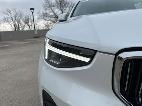 Certified 2025 Volvo XC40 B5 Core image 10