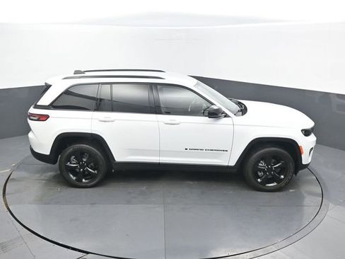 Used 2022 Jeep Grand Cherokee Altitude image 55