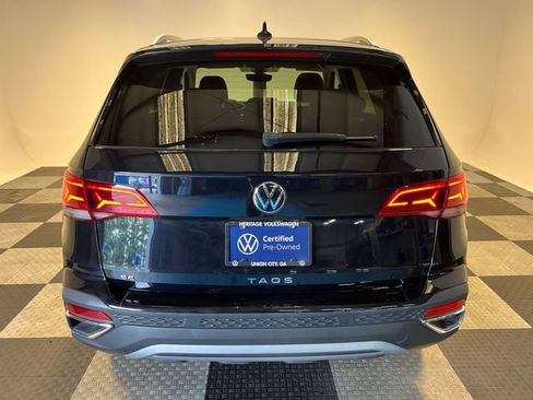 Certified 2023 Volkswagen Taos SE w/ Panoramic Sunroof Package FWD image 4