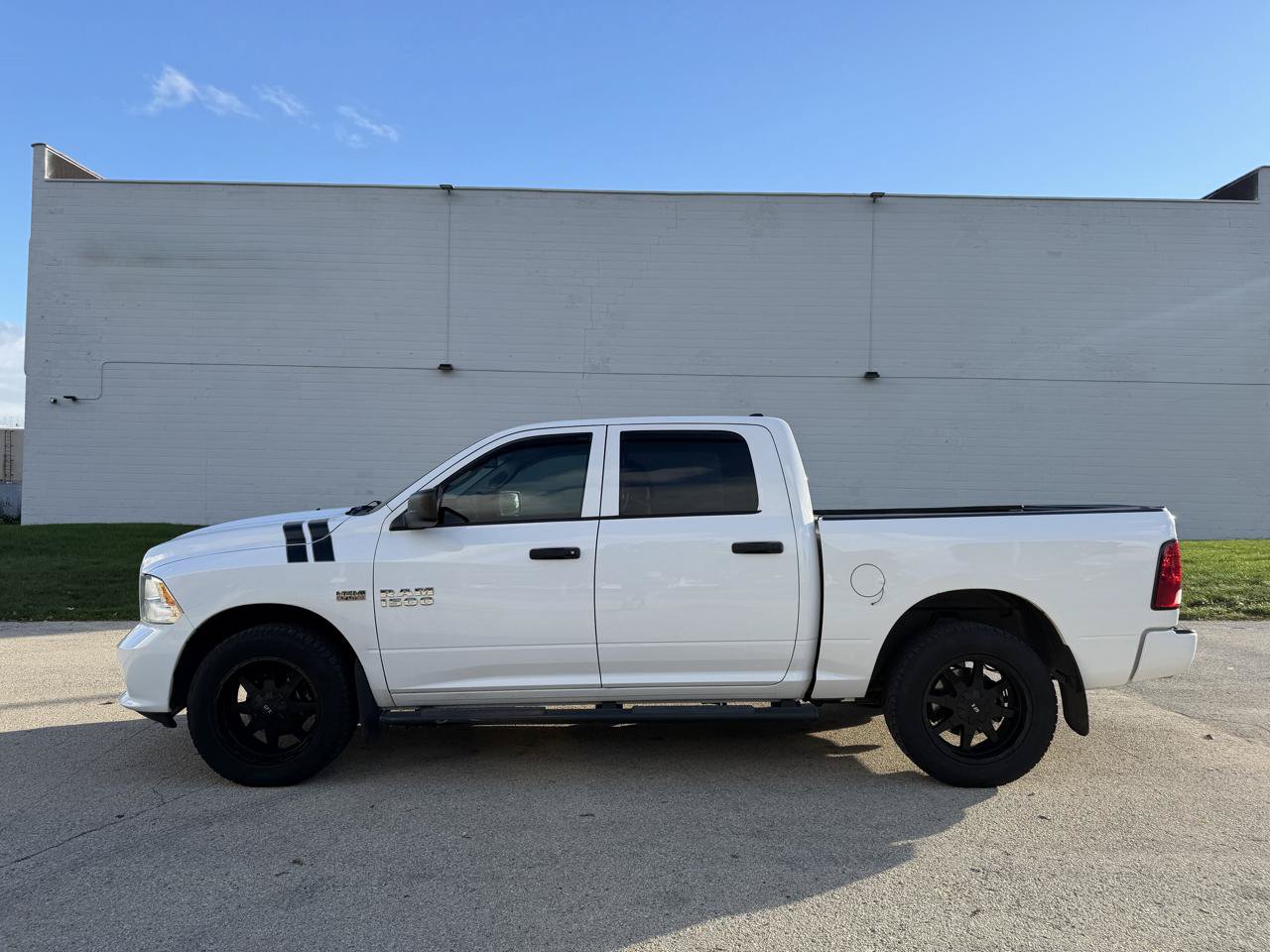 Used 2016 RAM 1500 Express w/ Popular Equipment Group AWD/4WD image 4