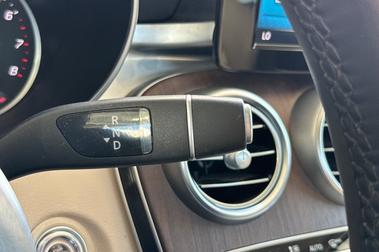 Used 2019 Mercedes-Benz C 300 4MATIC Sedan image 33