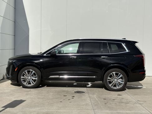 Certified 2025 Cadillac XT6 Premium Luxury AWD/4WD image 4