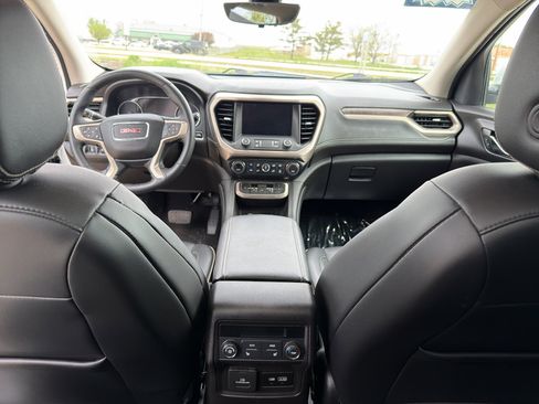 Used 2023 GMC Acadia Denali w/ Denali Technology Package AWD/4WD image 11