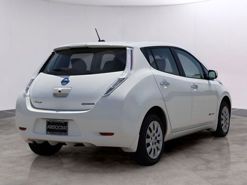 Used 2015 Nissan Leaf S FWD image 5