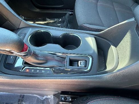 Used 2024 Chevrolet Equinox RS AWD/4WD image 13