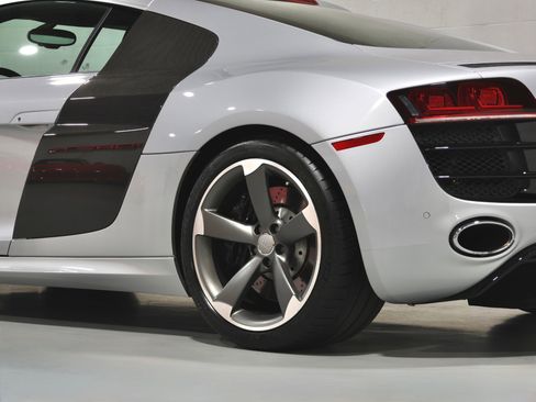 Used 2011 Audi R8 V10 AWD/4WD image 8