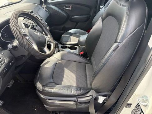 Used 2011 Hyundai Tucson GLS FWD image 10