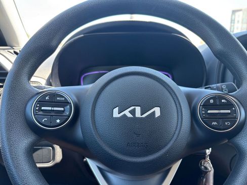 Used 2025 Kia Soul LX w/ LX Technology Package FWD image 27