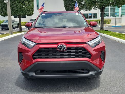 Used 2025 Toyota RAV4 XLE FWD image 4