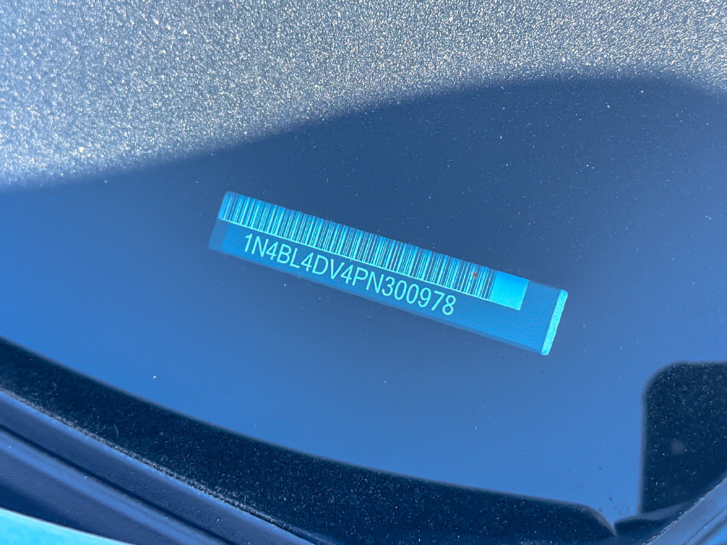 Used 2023 Nissan Altima 2.5 SV w/ SV Premium Package FWD image 2
