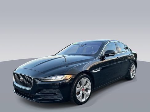 Used 2020 Jaguar XE S image 7