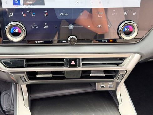Used 2025 Lexus RX 350h AWD/4WD image 17