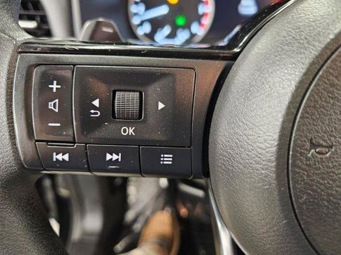 Used 2021 Nissan Rogue SV FWD image 13