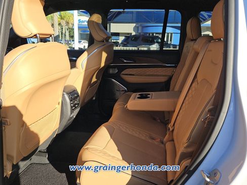 Used 2024 Jeep Grand Cherokee Summit w/ Luxury Tech Group V image 11