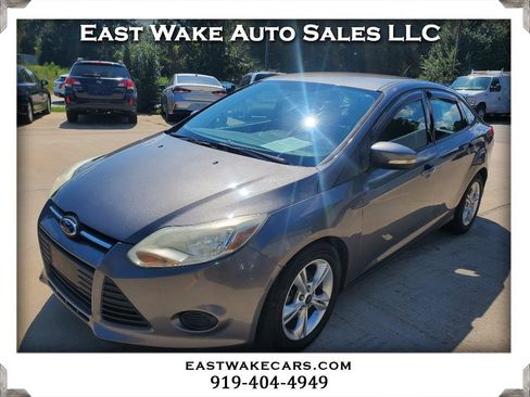 Used 2014 Ford Focus SE FWD image 1