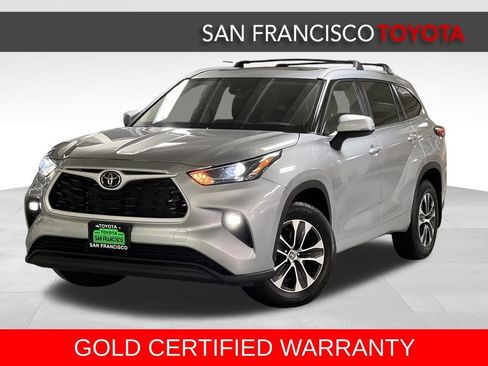 Certified 2025 Toyota Highlander XLE image 1