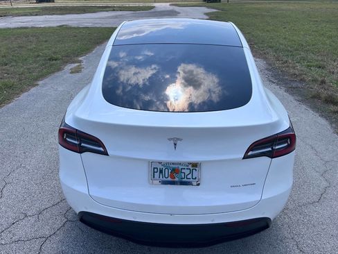 Used 2021 Tesla Model Y Long Range AWD/4WD image 7