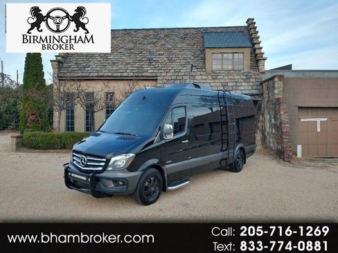 Used 2014 Mercedes-Benz Sprinter 2500 image 1