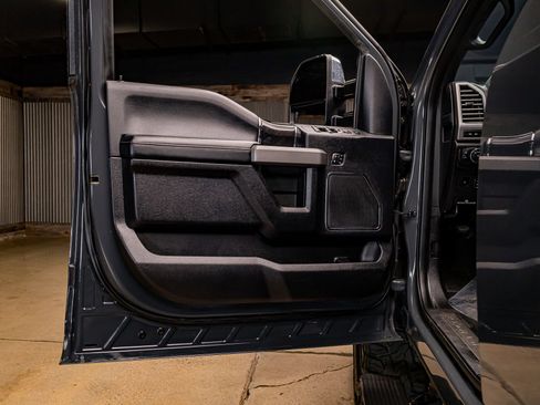 Used 2021 Ford F250 Platinum w/ FX4 Off-Road Package image 28