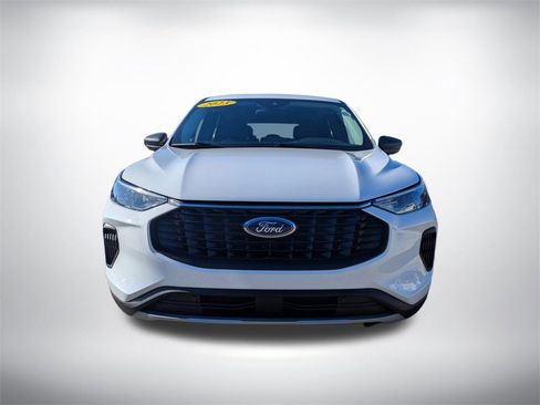 Used 2023 Ford Escape Active w/ Cold Weather Package image 8