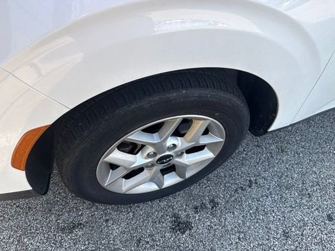 Used 2022 Kia Soul LX w/ Technology Package FWD image 4