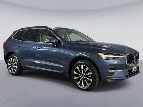 Used 2023 Volvo XC60 B5 Core w/ Climate Package FWD image 9