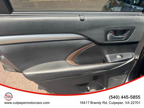 Used 2019 Toyota Highlander XLE image 11