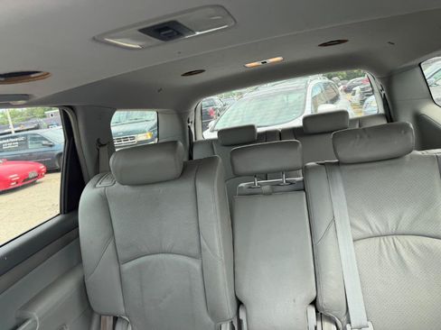 Used 2009 Kia Borrego EX w/ Premium Pkg AWD/4WD image 16